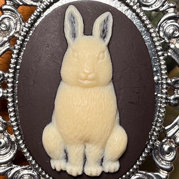 Rabbit 🐰🎩 Cameo Necklace Angry Bunny Victorian Pendant Goth Old-world Woodland - Picture 7 of 8